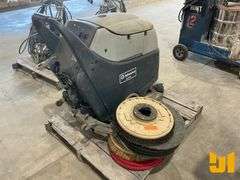 ADVANCE SC450 ELECTRIC FLOOR SCRUBBER