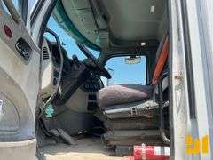 2018 PETERBILT 567 TANDEM AXLE REAR DISCHARGE MIXER TRUCK VIN: 1NPCL70XXJD466029