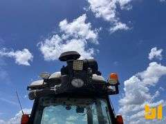 2018 MASSEY FERGUSON BROOM TRACTOR SN: JJM72004