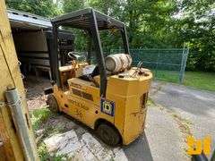 WHITE MA80 CUSHION TIRE FORKLIFT SN: 5600133