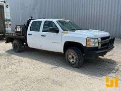 2009 CHEVROLET SILVERADO 2500HD CREW CAB 4X4 FLATBED TRUCK VIN: 1GCHK436X9F178738
