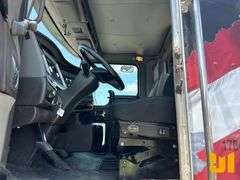 2010 KENWORTH T800 TANDEM AXLE DAY CAB TRUCK TRACTOR VIN: 1XKDDO9X2AJ269395