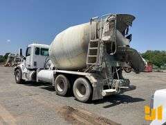 2018 PETERBILT 567 TANDEM AXLE REAR DISCHARGE MIXER TRUCK VIN: 1NPCL70X8JD466031