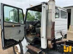 1996 FREIGHTLINER FL80 TANDEM AXLE FLATBED TRUCK VIN: 1FVXJLBB3TL599057