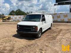 2001 GMC SAVANA 2WD CARGO VAN VIN: 1GTFG29R011235187