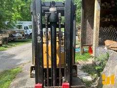 WHITE MA80 CUSHION TIRE FORKLIFT SN: 5600133