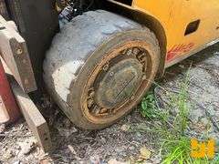 WHITE MA80 CUSHION TIRE FORKLIFT SN: 5600133