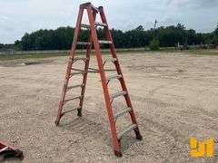 LOUISVILLE  8 FT DOUBLE SIDED LADDER