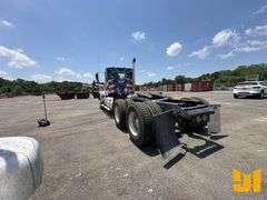 2010 KENWORTH T800 TANDEM AXLE DAY CAB TRUCK TRACTOR VIN: 1XKDDO9X2AJ269395