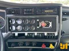 2010 KENWORTH T800 TANDEM AXLE DAY CAB TRUCK TRACTOR VIN: 1XKDDO9X2AJ269395