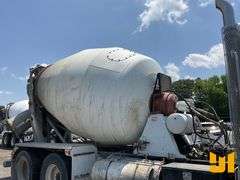 2018 PETERBILT 567 TANDEM AXLE REAR DISCHARGE MIXER TRUCK VIN: 1NPCL70XXJD466029