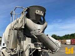 2018 PETERBILT 567 TANDEM AXLE REAR DISCHARGE MIXER TRUCK VIN: 1NPCL70X7JD475089