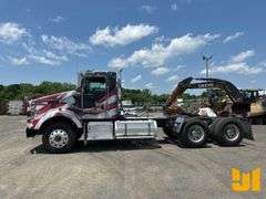 2010 KENWORTH T800 TANDEM AXLE DAY CAB TRUCK TRACTOR VIN: 1XKDDO9X2AJ269395