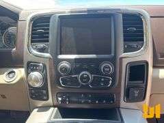 2017 RAM 1500 LARAMIE CREW CAB 4X4 PICKUP VIN: 1C6RR7VT2HS772306