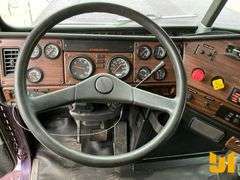 1999 FREIGHTLINER FLD120 TANDEM AXLE TRUCK TRACTOR VIN: 1FUYDSEB5XPA02756
