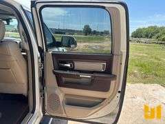 2017 RAM 1500 LARAMIE CREW CAB 4X4 PICKUP VIN: 1C6RR7VT2HS772306