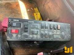 2005 KENWORTH W900B TRI-AXLE REAR DISCHARGE MIXER TRUCK VIN: 1NKWL50X35R071819
