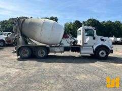 2018 PETERBILT 567 TANDEM AXLE REAR DISCHARGE MIXER TRUCK VIN: 1NPCL70X7JD475089