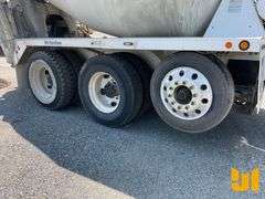 2005 KENWORTH W900B TRI-AXLE REAR DISCHARGE MIXER TRUCK VIN: 1NKWL50X35R071819