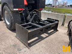 2018 MASSEY FERGUSON BROOM TRACTOR SN: JJM72004