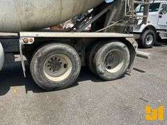2018 PETERBILT 567 TANDEM AXLE REAR DISCHARGE MIXER TRUCK VIN: 1NPCL70XXJD466029