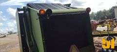 JOHN DEERE 318 ROUND BALER SN: 00385X955647