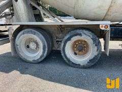 2018 PETERBILT 567 TANDEM AXLE REAR DISCHARGE MIXER TRUCK VIN: 1NPCL70X8JD466031