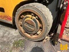 WHITE MA80 CUSHION TIRE FORKLIFT SN: 5600133