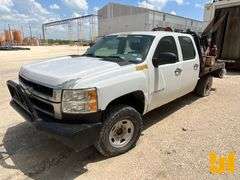 2009 CHEVROLET SILVERADO 2500HD CREW CAB 4X4 FLATBED TRUCK VIN: 1GCHK436X9F178738