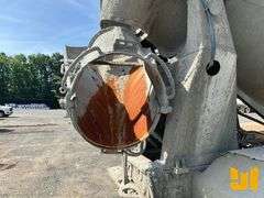 2018 PETERBILT 567 TANDEM AXLE REAR DISCHARGE MIXER TRUCK VIN: 1NPCL70X7JD475089