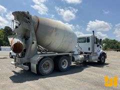 2018 PETERBILT 567 TANDEM AXLE REAR DISCHARGE MIXER TRUCK VIN: 1NPCL70XXJD466029