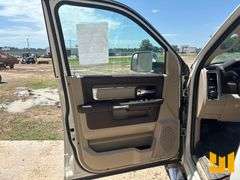 2017 RAM 1500 LARAMIE CREW CAB 4X4 PICKUP VIN: 1C6RR7VT2HS772306