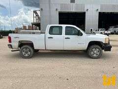 2011 CHEVROLET SILVERADO 2500HD CREW CAB 4X4 PICKUP VIN: 1GC1KVCG5BF220108