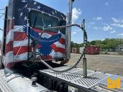 2010 KENWORTH T800 TANDEM AXLE DAY CAB TRUCK TRACTOR VIN: 1XKDDO9X2AJ269395