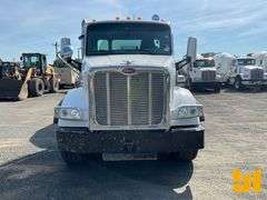 2018 PETERBILT 567 TANDEM AXLE REAR DISCHARGE MIXER TRUCK VIN: 1NPCL70X7JD475089