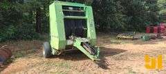 JOHN DEERE 318 ROUND BALER SN: 00385X955647