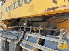 2009 VOLVO  PT-125R 9-WHEEL PNEUMATIC COMPACTION EQUIPMENT SN: 199456