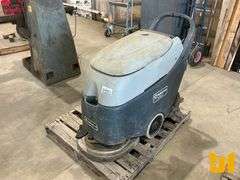 ADVANCE SC450 ELECTRIC FLOOR SCRUBBER