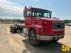 2002 FREIGHTLINER FL112 TANDEM AXLE CAB & CHASSIS VIN: 1FVHBGA872HK42089