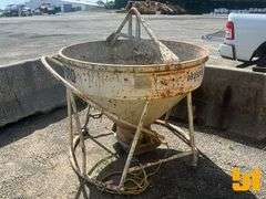 2017 GAR-BRO 1- YARD CONCRETE BUCKET SN: 23063-L