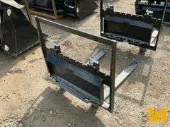 UNUSED GIYI MINI SKID STEER FORK ATTACHMENT 30 INCH