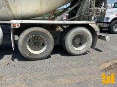 2018 PETERBILT 567 TANDEM AXLE REAR DISCHARGE MIXER TRUCK VIN: 1NPCL70X8JD466031