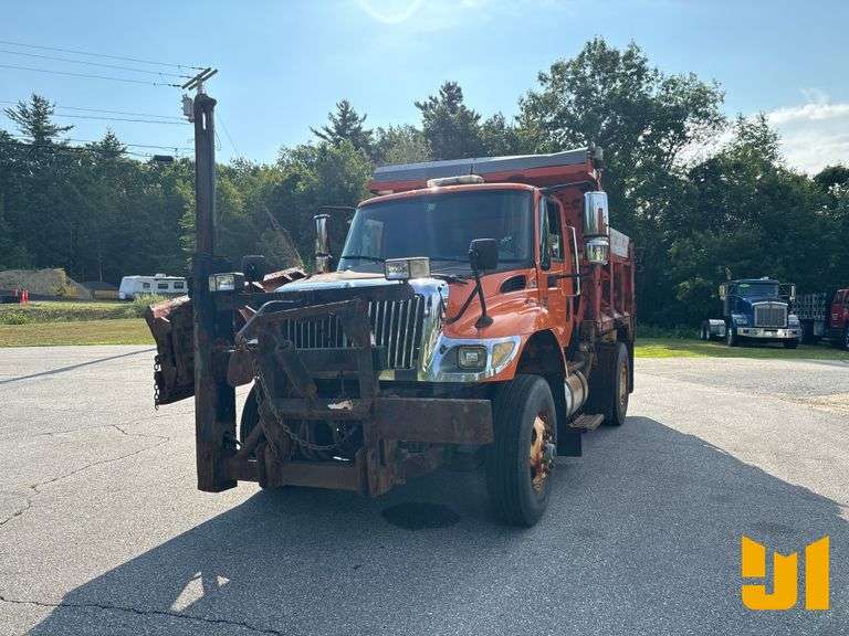 2006 INTERNATIONAL 7500 SINGLE AXLE DUMP TRUCK VIN: 1HTWLAZRX6J344725