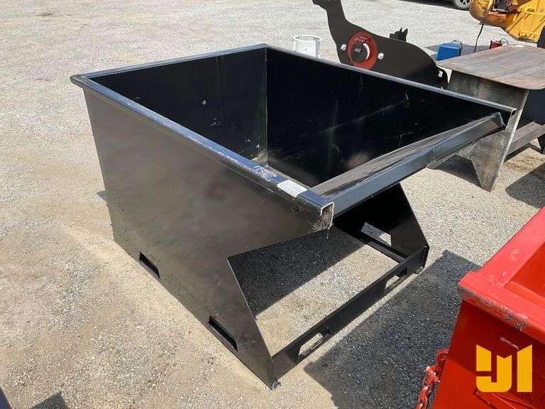 UNUSED STANDARD DUTY 1.5 CY CAPACITY DUMPING HOPPER
