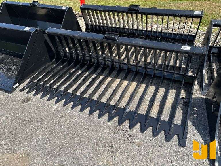 UNUSED SKELETON BUCKET LOW SIDE 76 INCH