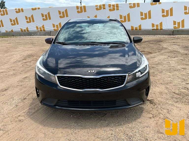2017 KIA FORTE VIN: 3KPFK4A77HE050064 FWD