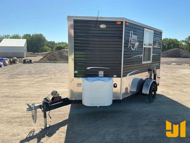 2022 AMERICAN SURPLUS & MFG ICE CASTLE BUMPER PULL CAMPER VIN: 5TJBE1814NM032162