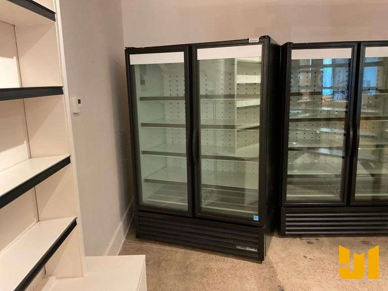 TRUE FLM-54F-T8L01 FREEZER MERCHANDISER