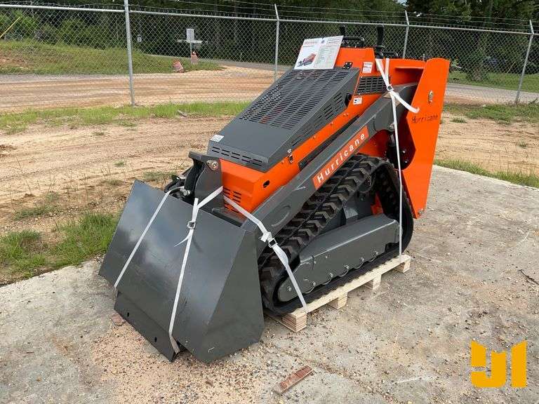 UNUSED HURRICANE RATOR740D STAND ON MULTI TERRAIN LOADER