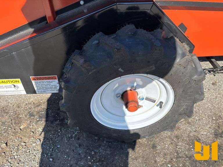 PEQUEA 35G MANURE SPREADER SN: 105696